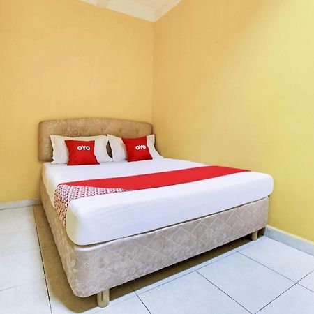 Oyo 89406 Lucky Budget Hotel Нілай Екстер'єр фото