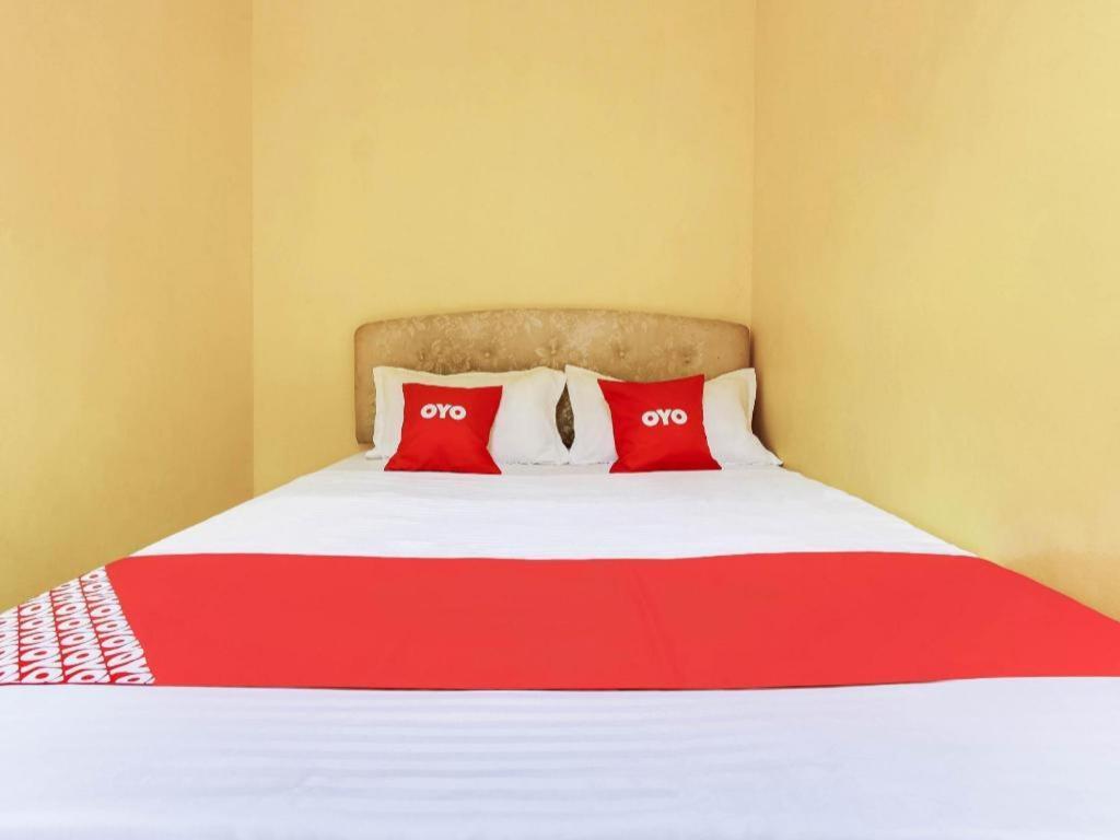 Oyo 89406 Lucky Budget Hotel Нілай Екстер'єр фото