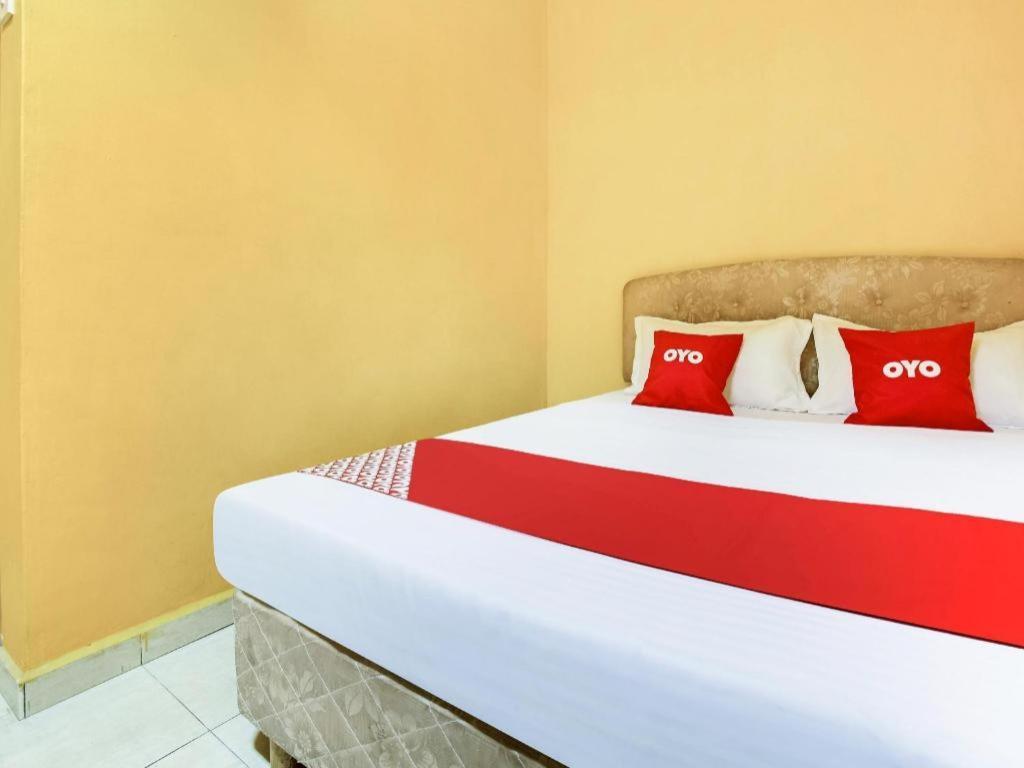 Oyo 89406 Lucky Budget Hotel Нілай Екстер'єр фото
