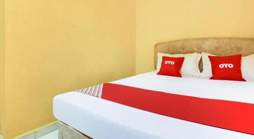 Oyo 89406 Lucky Budget Hotel Нілай Екстер'єр фото