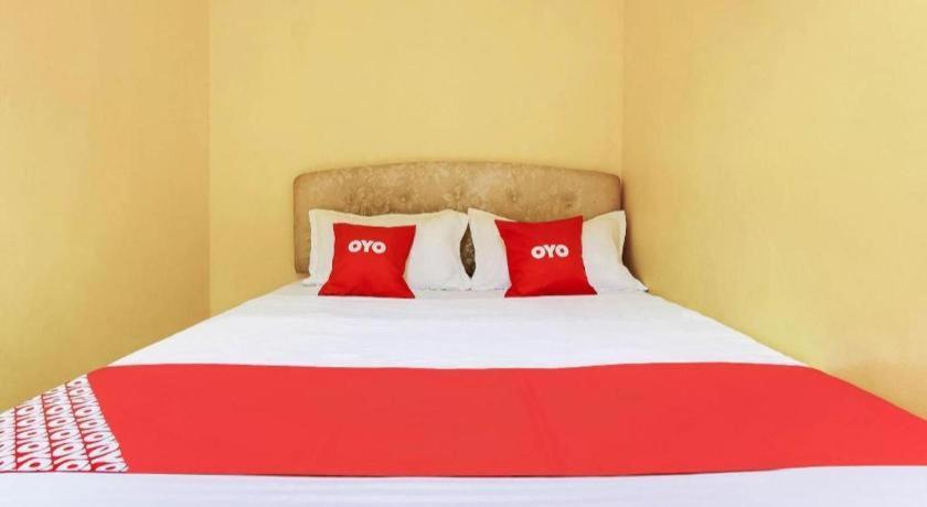 Oyo 89406 Lucky Budget Hotel Нілай Екстер'єр фото