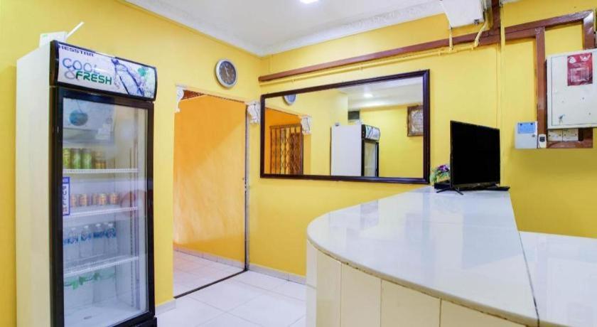 Oyo 89406 Lucky Budget Hotel Нілай Екстер'єр фото